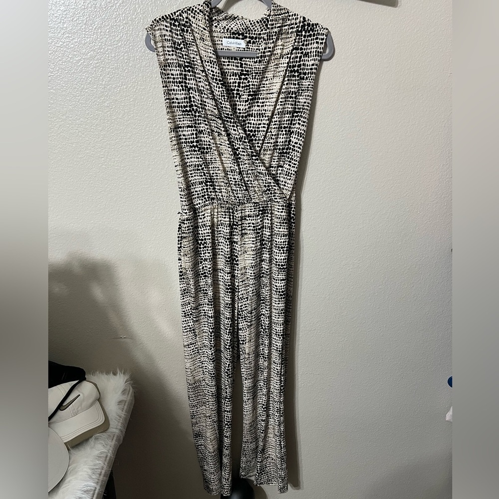 Women’s Calvin Klein Sleeveless V-Neck Jumpsuit...pre-loved in great condition.